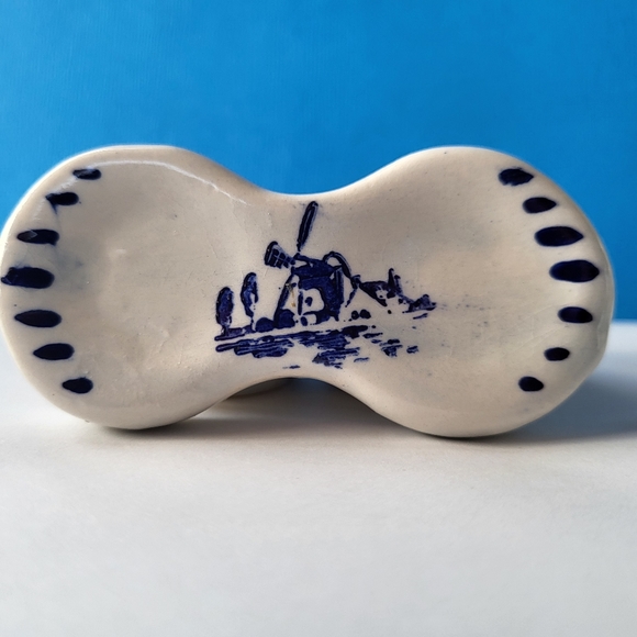 60th Vintage  Delft Blue Holland egg-shaped salt and pepper shackers with tray - Picture 7 of 7